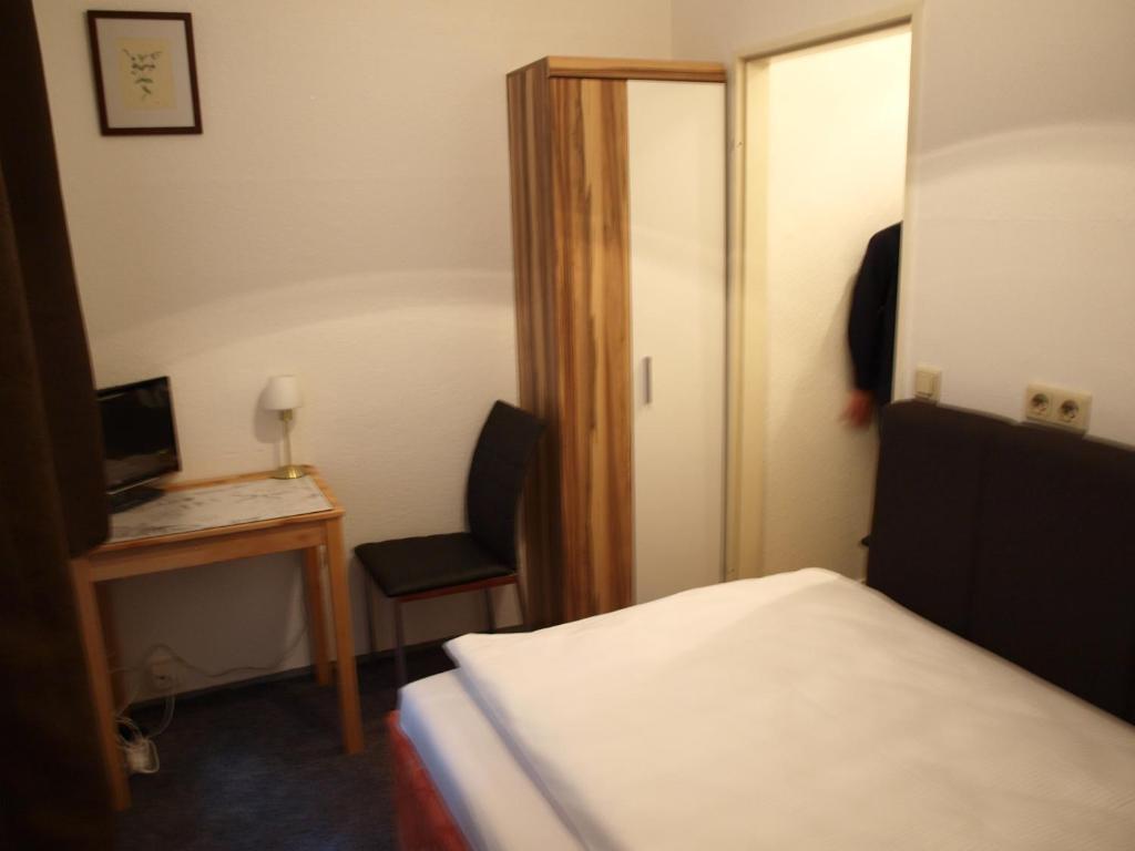 Hotel-Pension Dorma Berlin Room photo