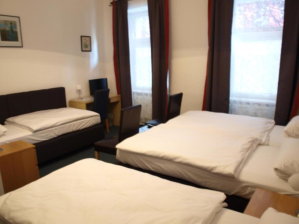 Hotel-Pension Dorma Berlin Room photo